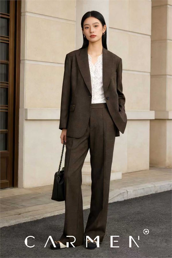 卡蔓2026春日序章：解锁小香风与经典的时尚密码