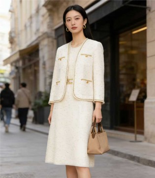 卡蔓2026春日序章：解锁小香风与经典的时尚密码