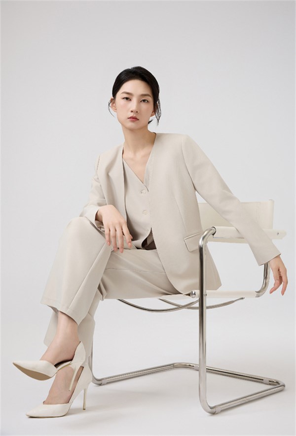 于禾等Helen Moda西装里，聆听刚与柔的浪漫协奏