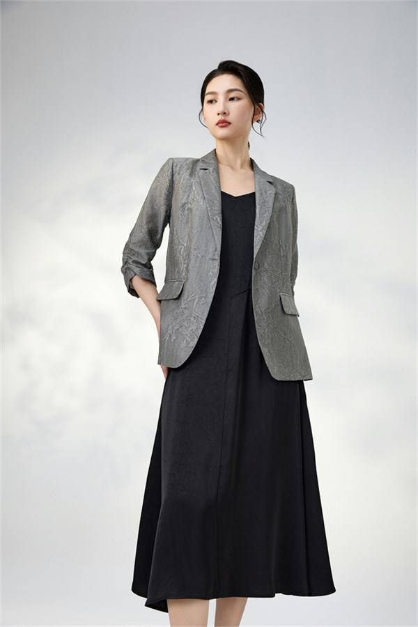 于禾等Helen Moda西装里，聆听刚与柔的浪漫协奏