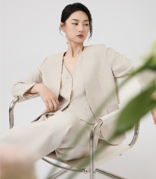 于禾等Helen Moda西装里，聆听刚与柔的浪漫协奏