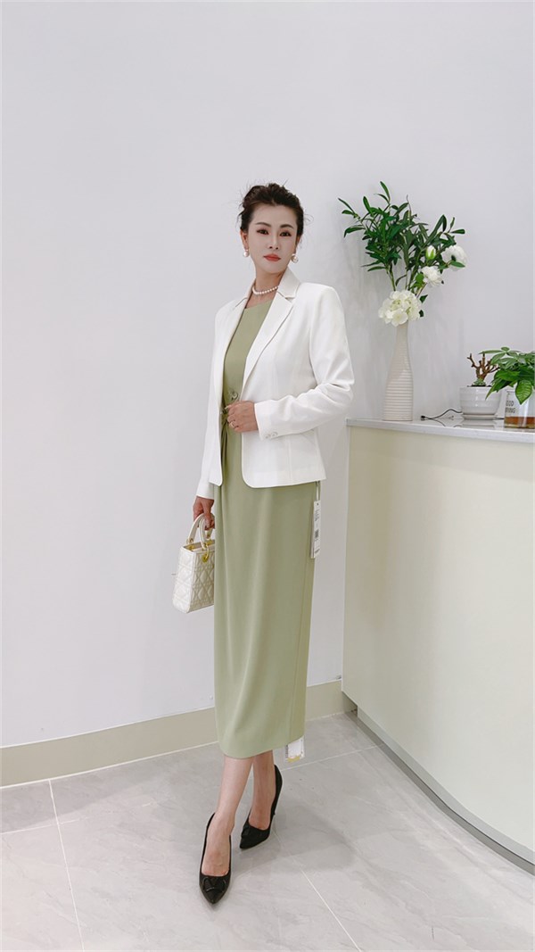 以精工之名，芮色职业套装重塑职场品质新高度