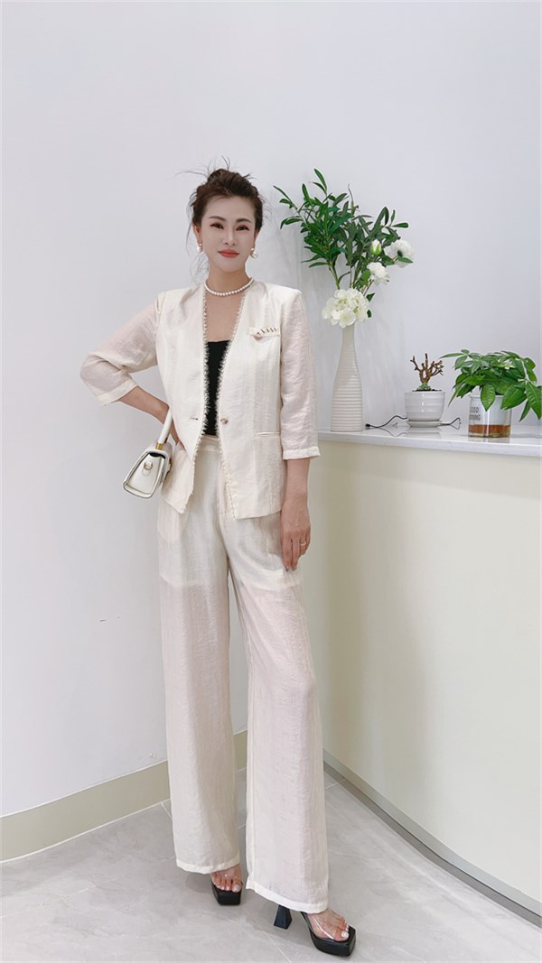 以精工之名，芮色职业套装重塑职场品质新高度