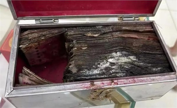 30万现金烧成黑炭，央行开绿色通道上门鉴定，新规保障兑换权益