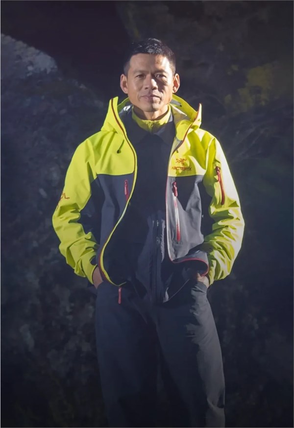 始祖鳥馬年限定沖鋒衣：從Alpha SV到Rush Jacket，一場關(guān)于傳承與創(chuàng)新的博弈