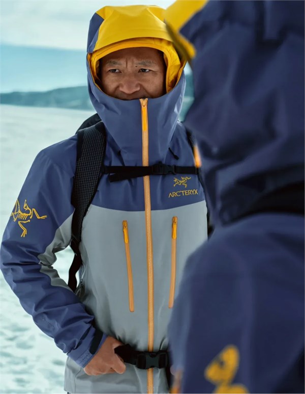 始祖鳥馬年限定沖鋒衣：從Alpha SV到Rush Jacket，一場關(guān)于傳承與創(chuàng)新的博弈