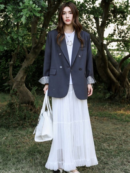 解构女装OR.Kart 2026春日幻梦：拆解束缚，织就自由衣衫