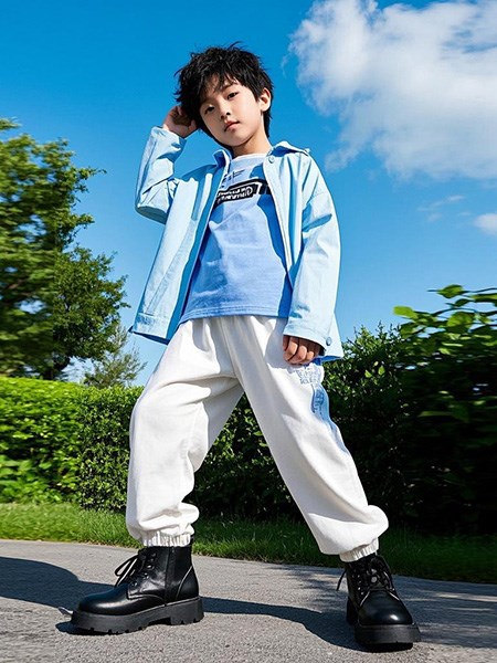 叮当猫童装:用专业织就童年绮梦,守护纯真每一步