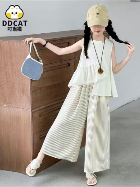 叮当猫童装:用专业织就童年绮梦,守护纯真每一步