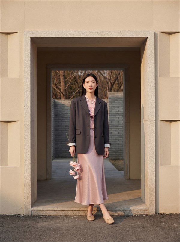 歌诗陌春粉色衣袂,于春风中轻舞浪漫诗章