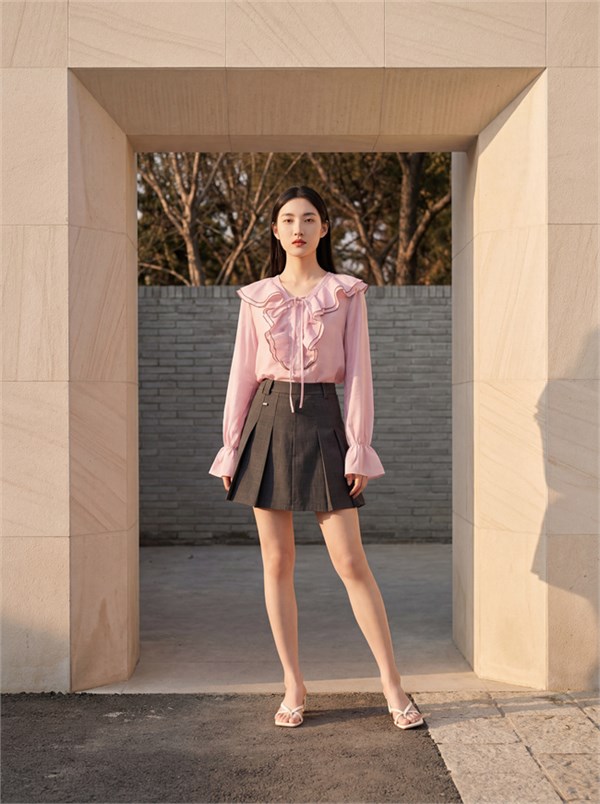 歌诗陌春粉色衣袂,于春风中轻舞浪漫诗章