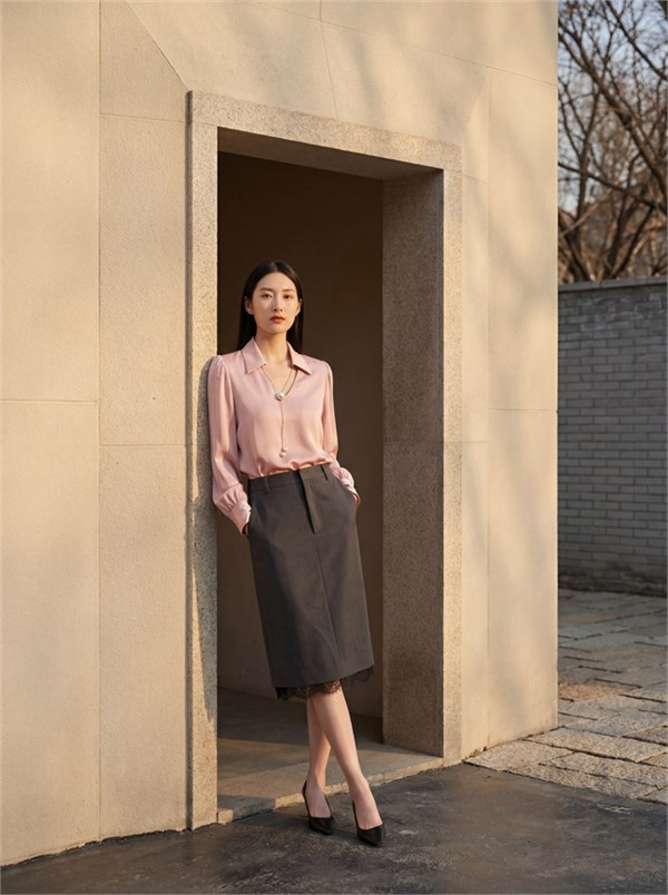 歌诗陌春粉色衣袂,于春风中轻舞浪漫诗章