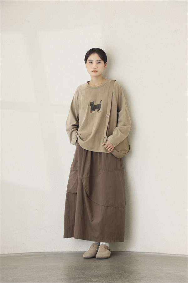 简与媄女装:解锁休闲穿搭密码,T恤衬衫演绎自在风尚