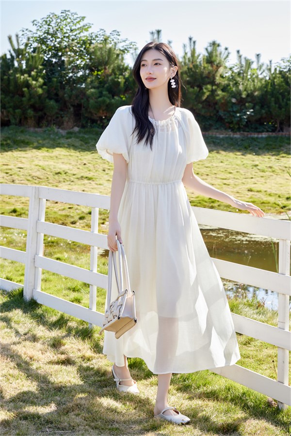 婕依妮女装法式浪漫，春日优雅密码