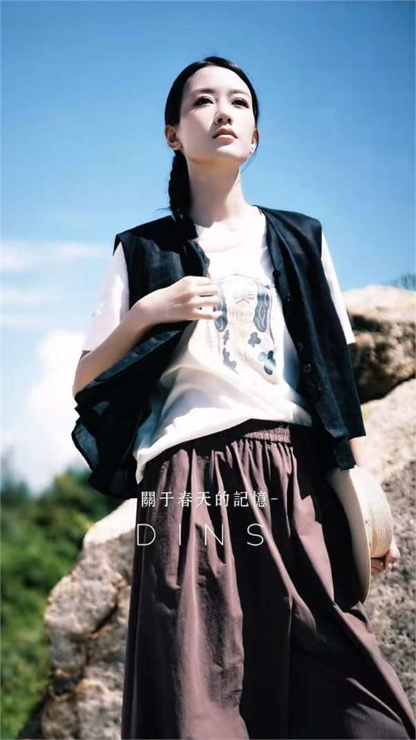底色(Dins)女装｜春天的记忆，是衣褶里藏不住的温柔
