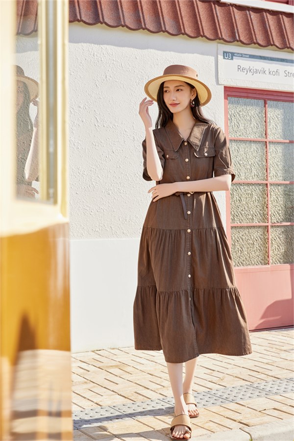 婕依妮裙子：邂逅优雅浪漫，邂逅简约通勤里的自然舒适