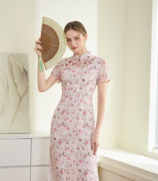 艾丽哲(Ailizhe)新中式女装｜以东方雅韵，邂逅现代摩登