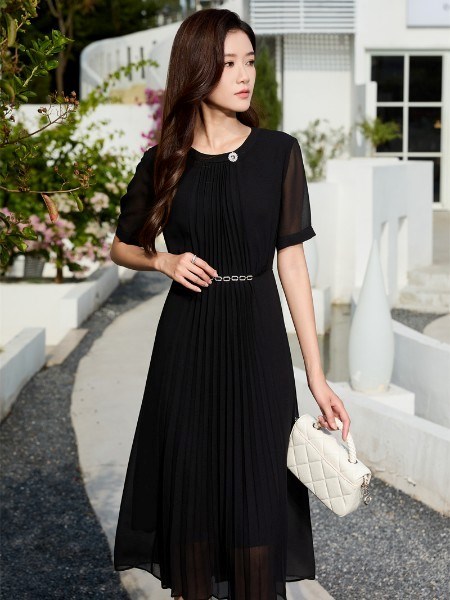 一件芮色,三重人生|欧美风、快时尚、淑女风的自由切换