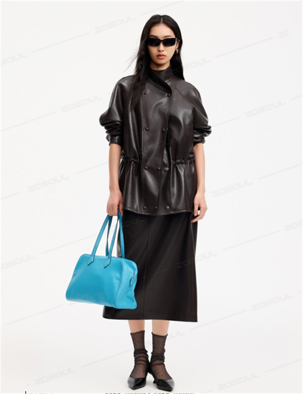 佐色早春衣橱‘三重奏’：系带针织撩人于无形，风衣走路带风，皮衣贵气不张扬