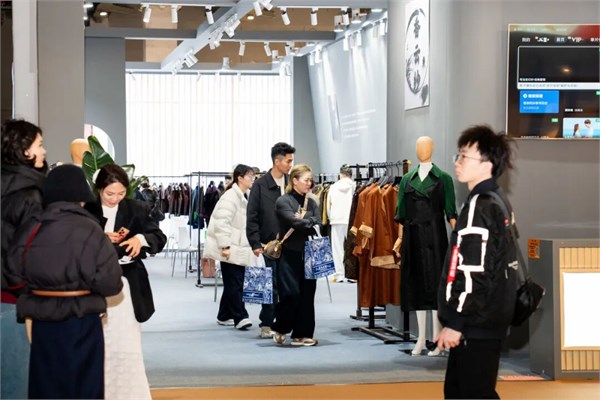 聚势向新，潮涌不息|海宁展团燃动上海2026CHIC春季展