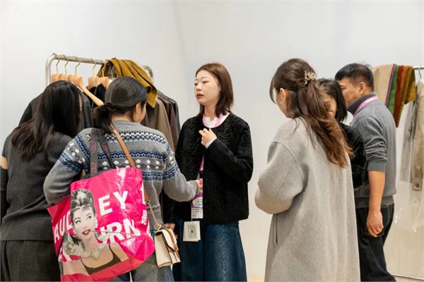 聚势向新，潮涌不息|海宁展团燃动上海2026CHIC春季展