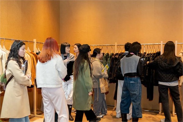 聚势向新，潮涌不息|海宁展团燃动上海2026CHIC春季展