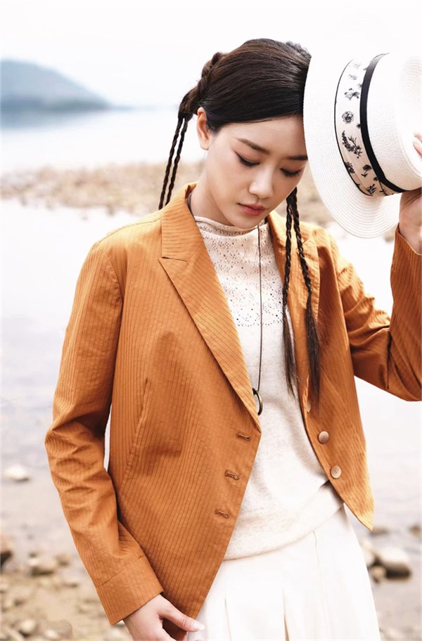 底色(Dins)早春新章｜以色彩重构职场美学，解锁春日高级感穿搭