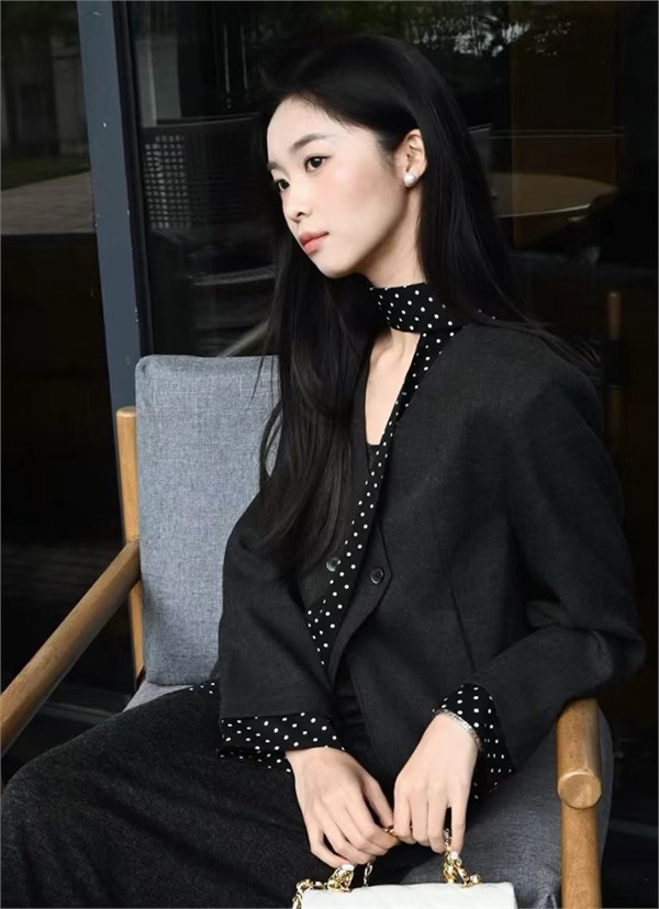 VIEAING薇迎｜自在衣橱，通勤美学新范式