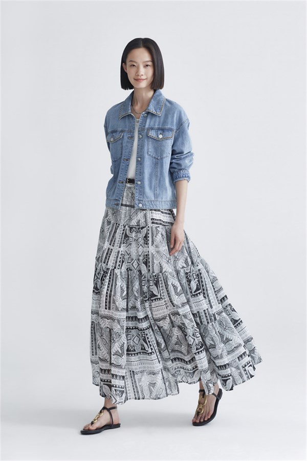 百图女装：引领春日潮流，演绎多元时尚新风尚