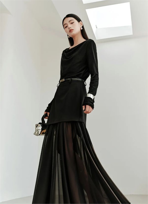 JIARENYUAN：将春日裁成诗行，镌刻女性优雅风姿