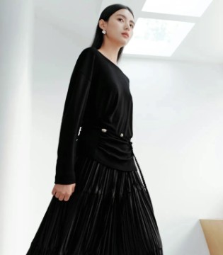 JIARENYUAN：将春日裁成诗行，镌刻女性优雅风姿