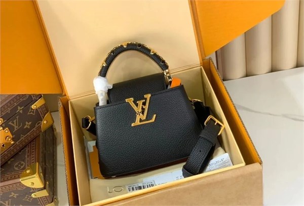 LV黑金小包：解锁穿搭高级感的密钥