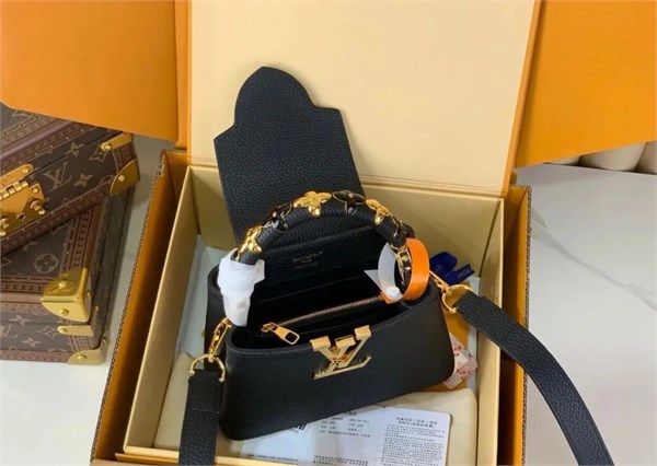 LV黑金小包：解锁穿搭高级感的密钥