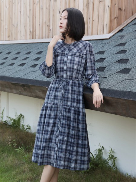 荣子女装2026春装：邂逅通勤与休闲的浪漫诗篇