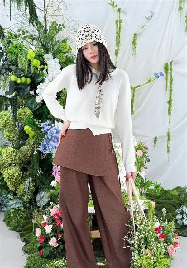 VIVIS薇薇希早春穿搭，于嫩芽与咖色间，晕染出氛围感诗画