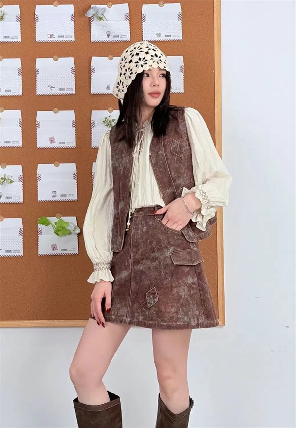 VIVIS薇薇希早春穿搭，于嫩芽与咖色间，晕染出氛围感诗画