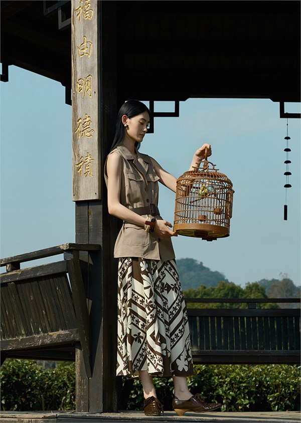 VIEAING薇迎2026“春山新绿”，轻盈高级穿搭