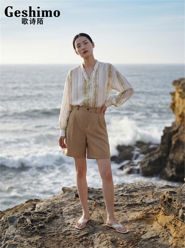 歌诗陌2026春夏新品：以「法式条纹」为灵感，解锁高级感松弛穿搭