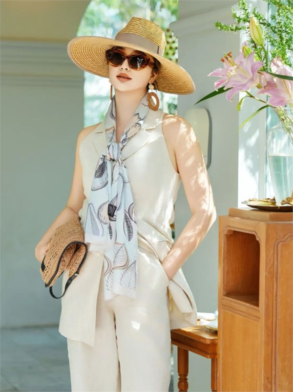 清迈阳光里，一条丝巾织就的老钱风诗行