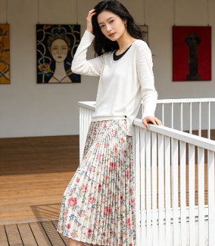 婕依妮春夏新风尚：田园浪漫与休闲优雅