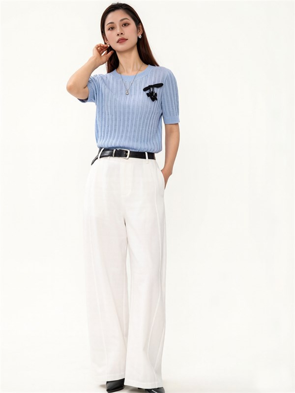 喜西女装2026春日序章：用三件经典单品解锁清新时尚