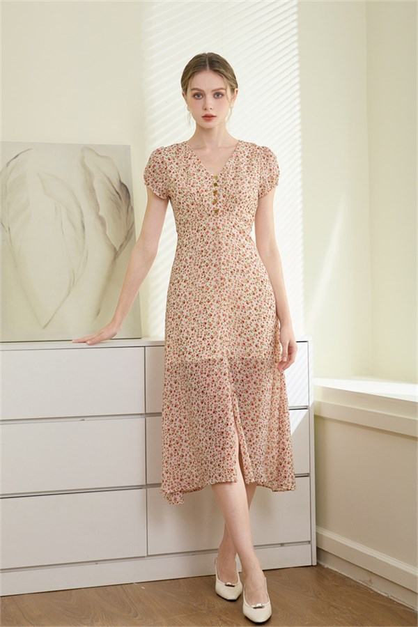 艾丽哲春夏季：V领碎花裙轻吟、方领长裙曼舞，西装勾勒高级序章