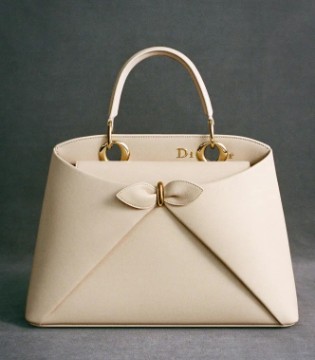 全新Dior Cigale手袋，优雅与创新的完美协奏