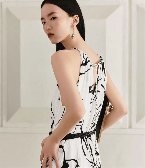 INSUN恩裳2026夏季形象大片：在时尚与实用间，奏响自洽美学乐章