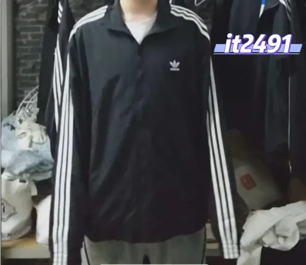 阿迪達(dá)斯七款立領(lǐng)外套深度解析：從運(yùn)動(dòng)到潮流的全能之選