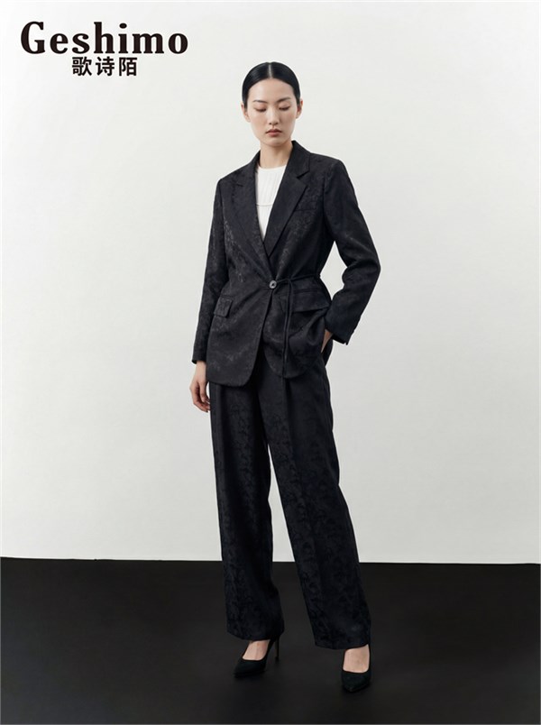 歌诗陌通勤套装，职场穿搭的宝藏之选，轻松打造专业形象