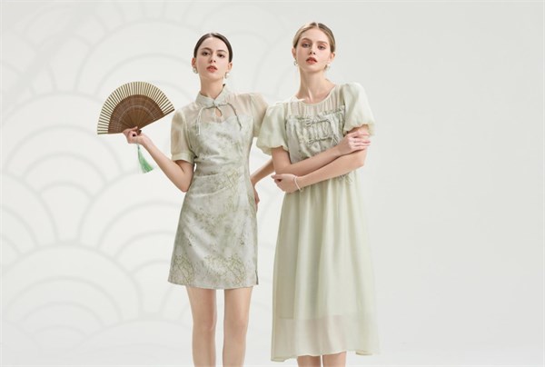 艾丽哲新中式连衣裙：碎花旗袍，邂逅东方雅韵的浪漫诗篇