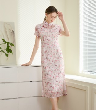 艾丽哲新中式连衣裙：碎花旗袍，邂逅东方雅韵的浪漫诗篇