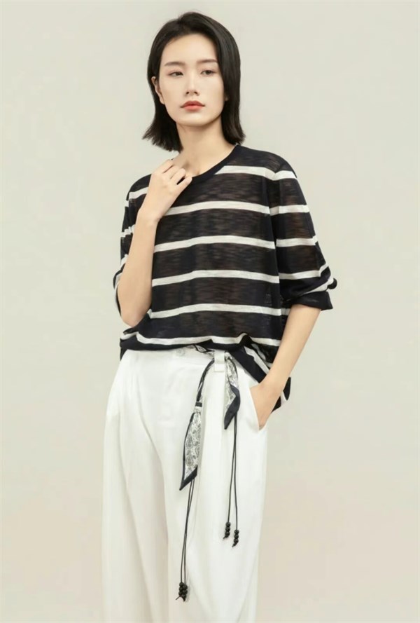 禾等HelenModa 以通勤之裳勾勒夏日格调诗篇