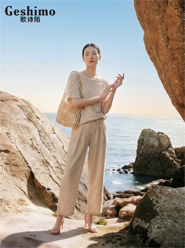 歌诗陌2026夏日焕新｜以一字肩的灵动、百褶裙的温柔，解锁轻熟女的减龄优雅方程式